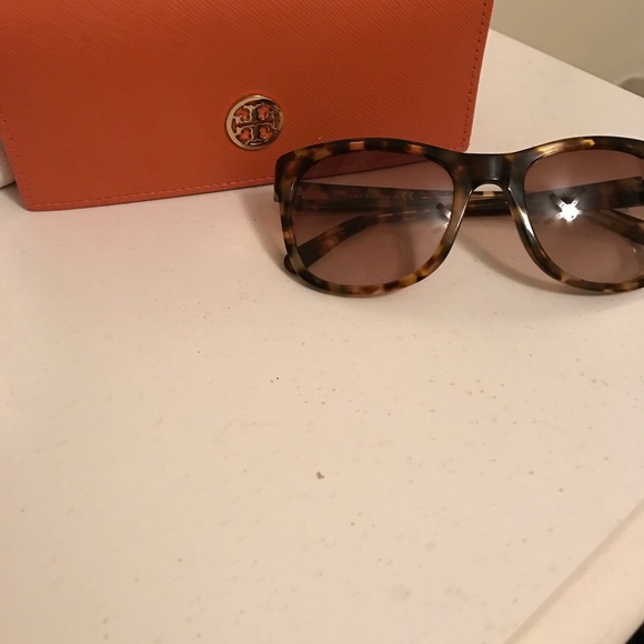 Tory Burch Sunglasses - Picture 2 of 6